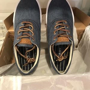 Sperry dress sneakers size 7.5 Men’s US